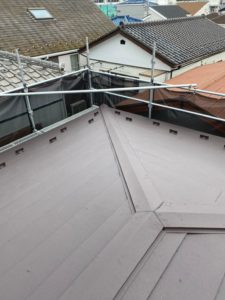 神奈川県|横須賀市:屋根カバーをスーパーガルテクトでリフォームしました。