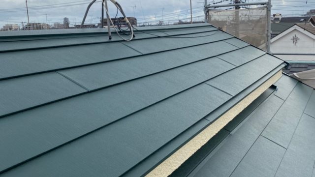 神奈川県|川崎市中原区:屋根カバー工事（スーパーガルテクト）のリフォーム工事を行いました！