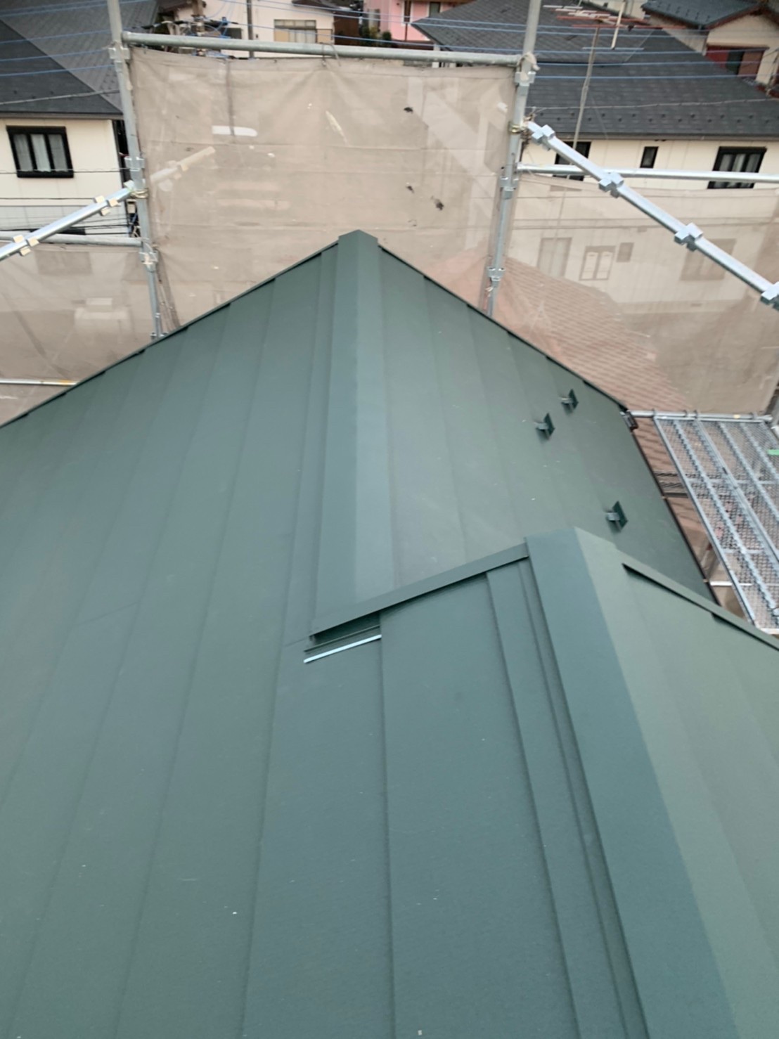 神奈川県|横浜市旭区:屋根カバー工法（スーパーガルテクト）のリフォームを行いました！