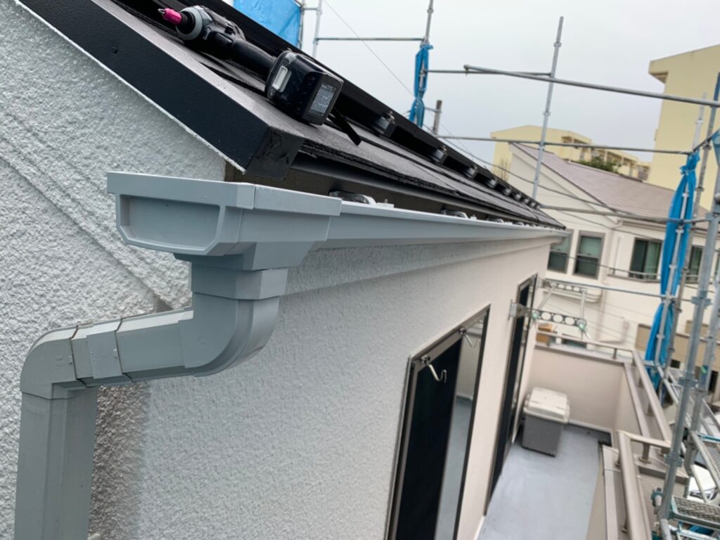 神奈川県|横浜市瀬谷区:屋根板金交換・雨樋交換の修繕・修理を行いました。