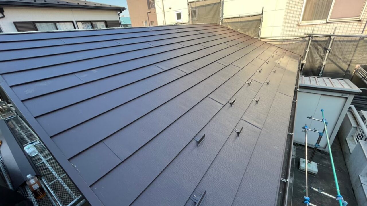 東京都 足立区 S社様 瓦屋根からガルテクトによる屋根葺き替え工事を行いました 翔工務店
