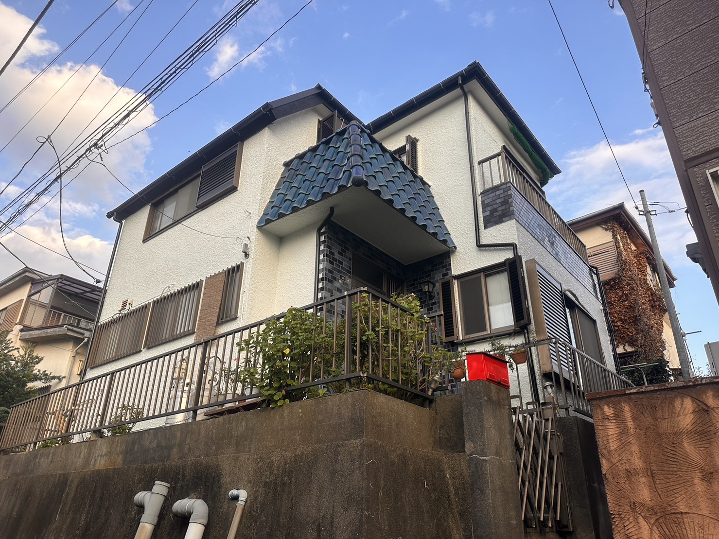 東京都武蔵野市の外壁塗装事例：エスケープレミアムシリコンで塗装後（1）