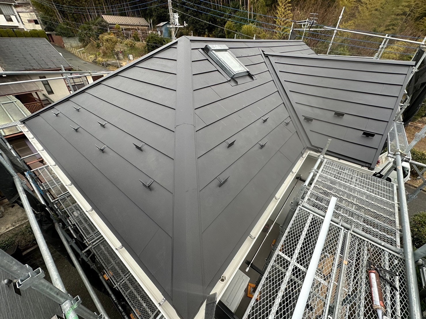 横浜市神奈川区 スーパーガルテクト 屋根葺き替え工事 施工後