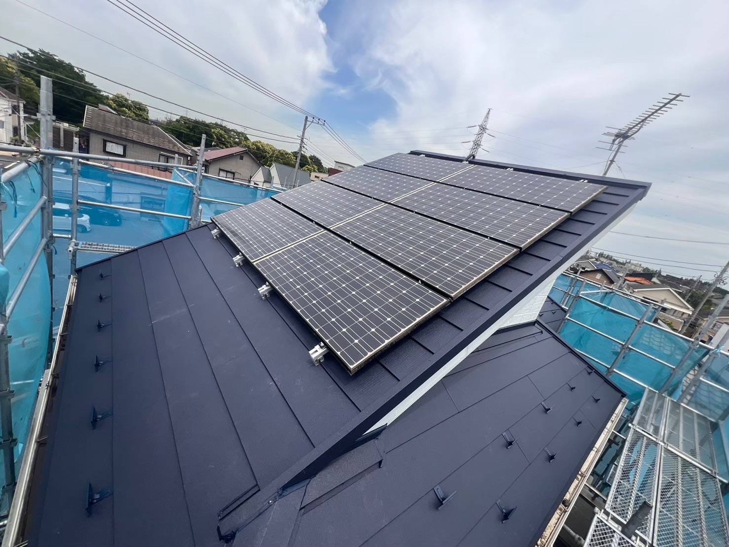 太陽光パネル設置後の屋根