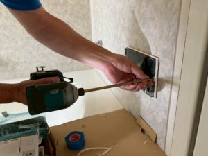 給湯器リモコンの交換前